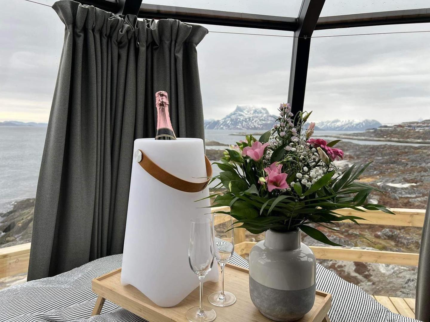 Aurora Hut By Inuktravel Hotel Nuuk Bagian luar foto