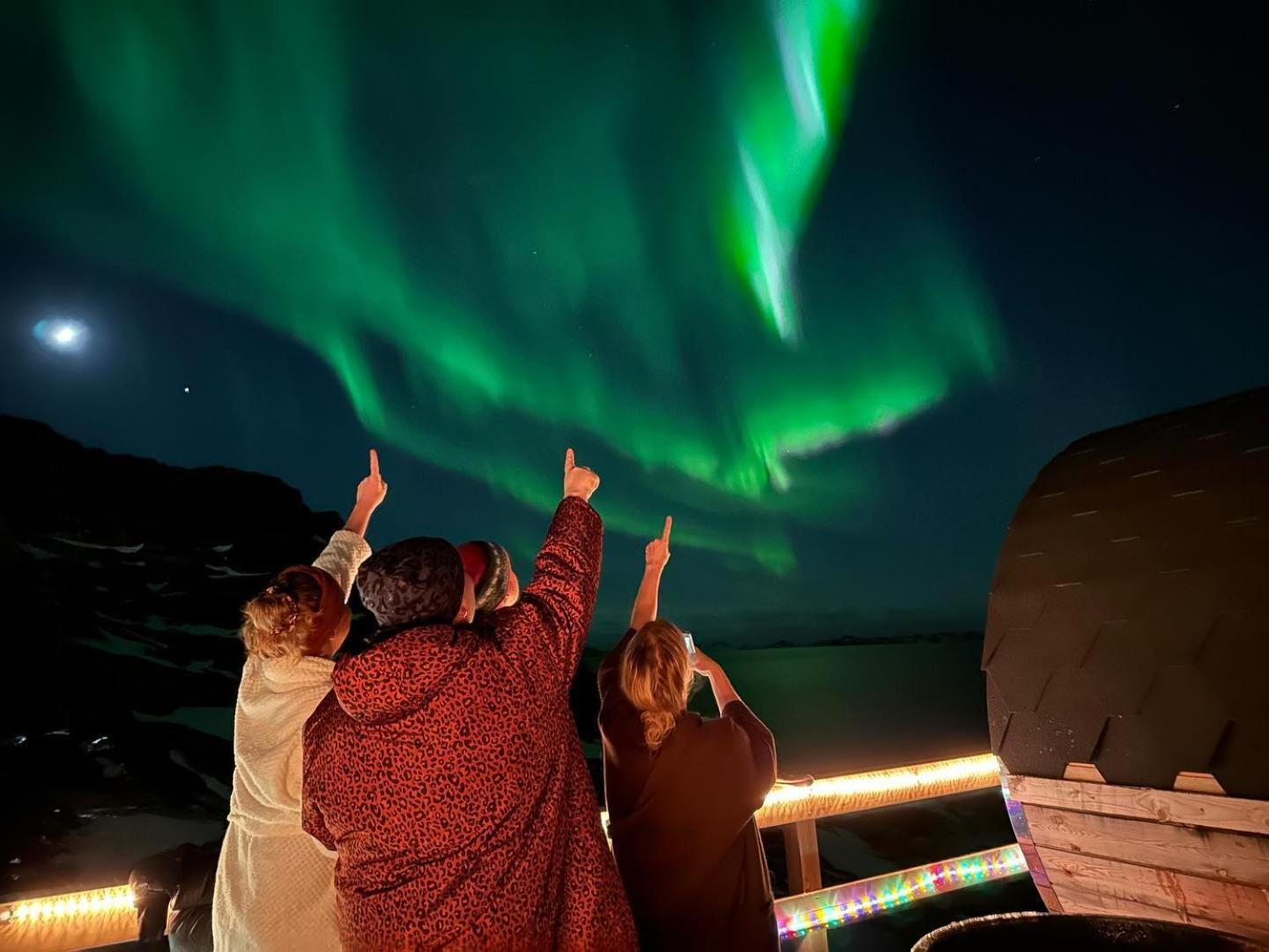 Aurora Hut By Inuktravel Hotel Nuuk Bagian luar foto